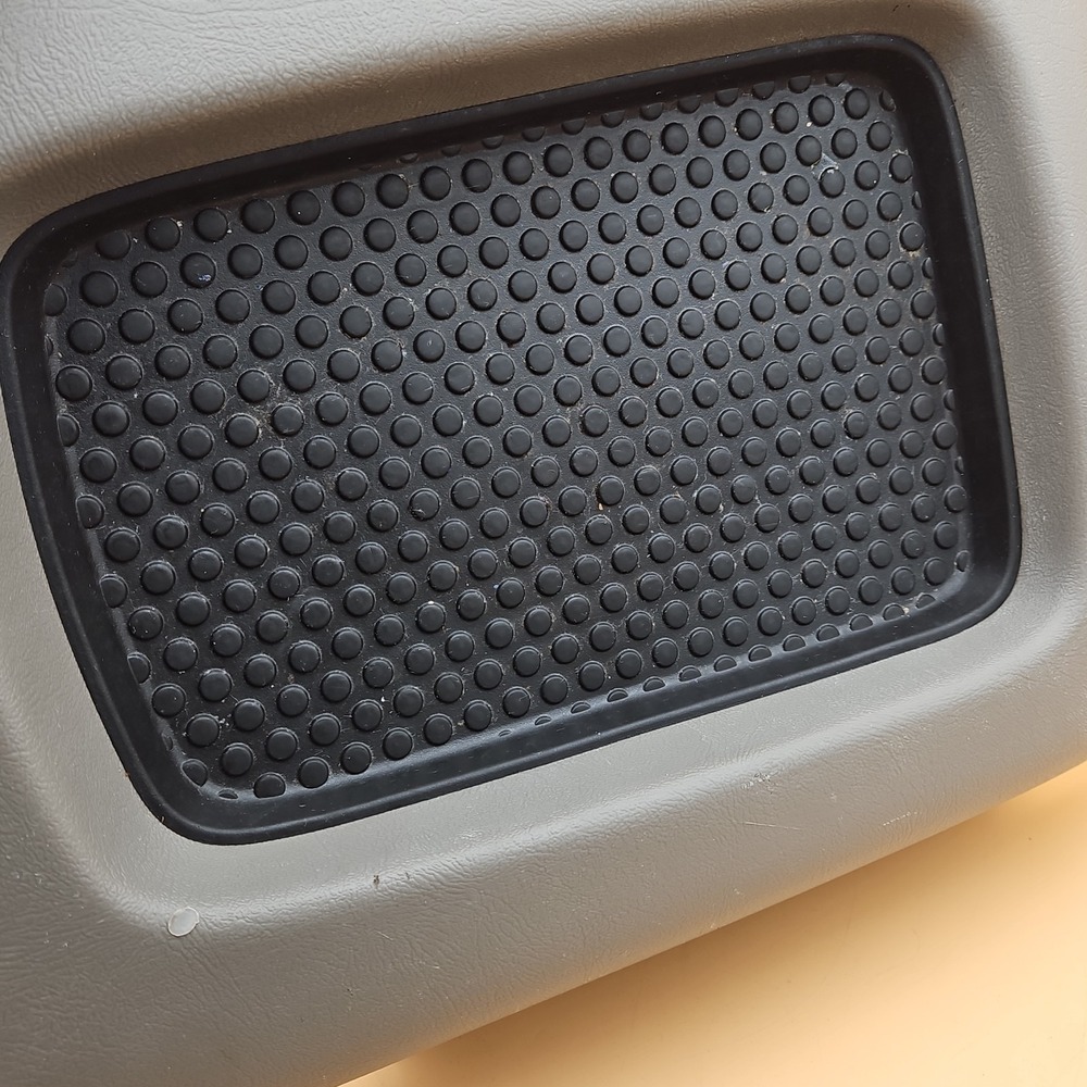 2003-2006 Chevrolet Tahoe GMC Yukon Center Console Gray Plastic Lid Armrest OEM - Picture 7 of 8